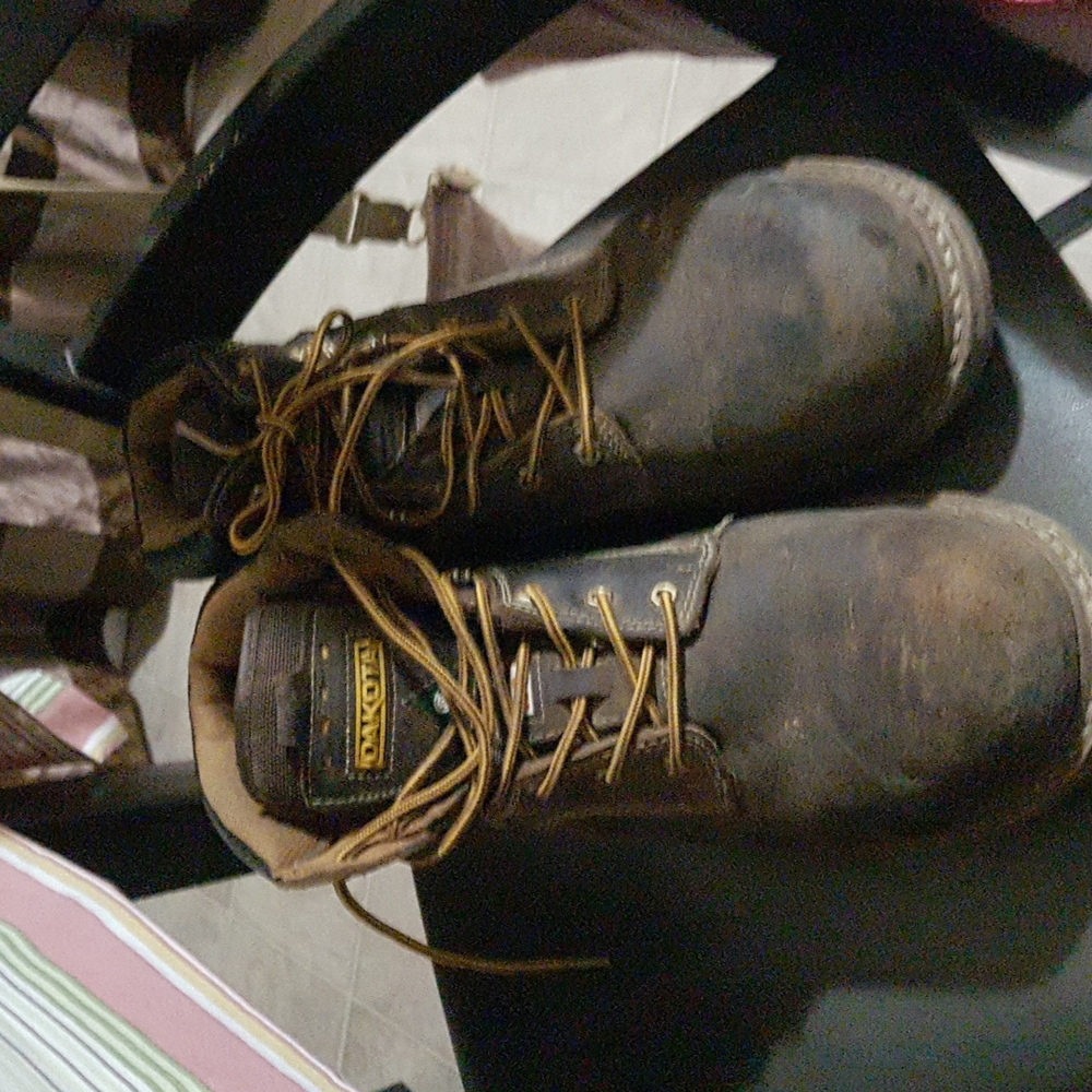 Guys Dakota steel to work boots